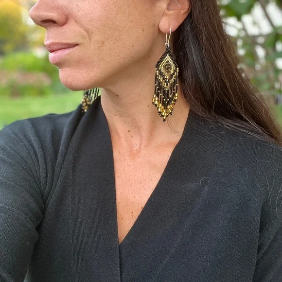 Genuine handmade beaded Mayan earrings - Picture 7 of 8